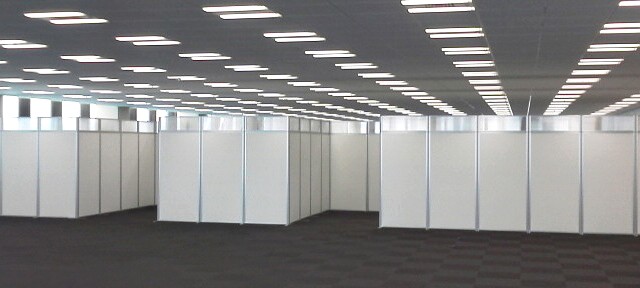 Eパネルで間仕切り