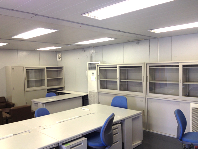 夏季の建設工事現場事務所【オフィス備品一式のレンタル事例】