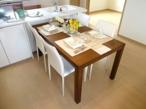 ダイニングテーブル