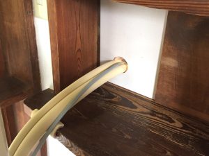 エアコン背面の冷媒管