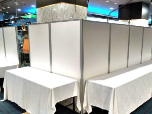 リゾートホテルで開催される学会での設営・展示対策【Ｅパネルのレンタル事例】