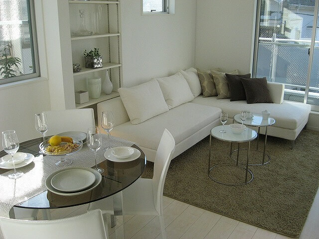 モデルルームのホームステージング用家具・家電一式