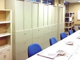 120名規模のプロジェクトルーム【オフィス備品一式のレンタル事例】