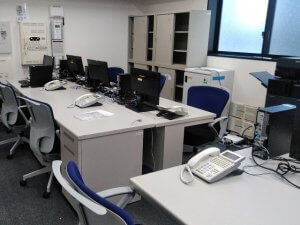 販売センター内のオフィス