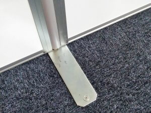 ベース金具のアンカー止め